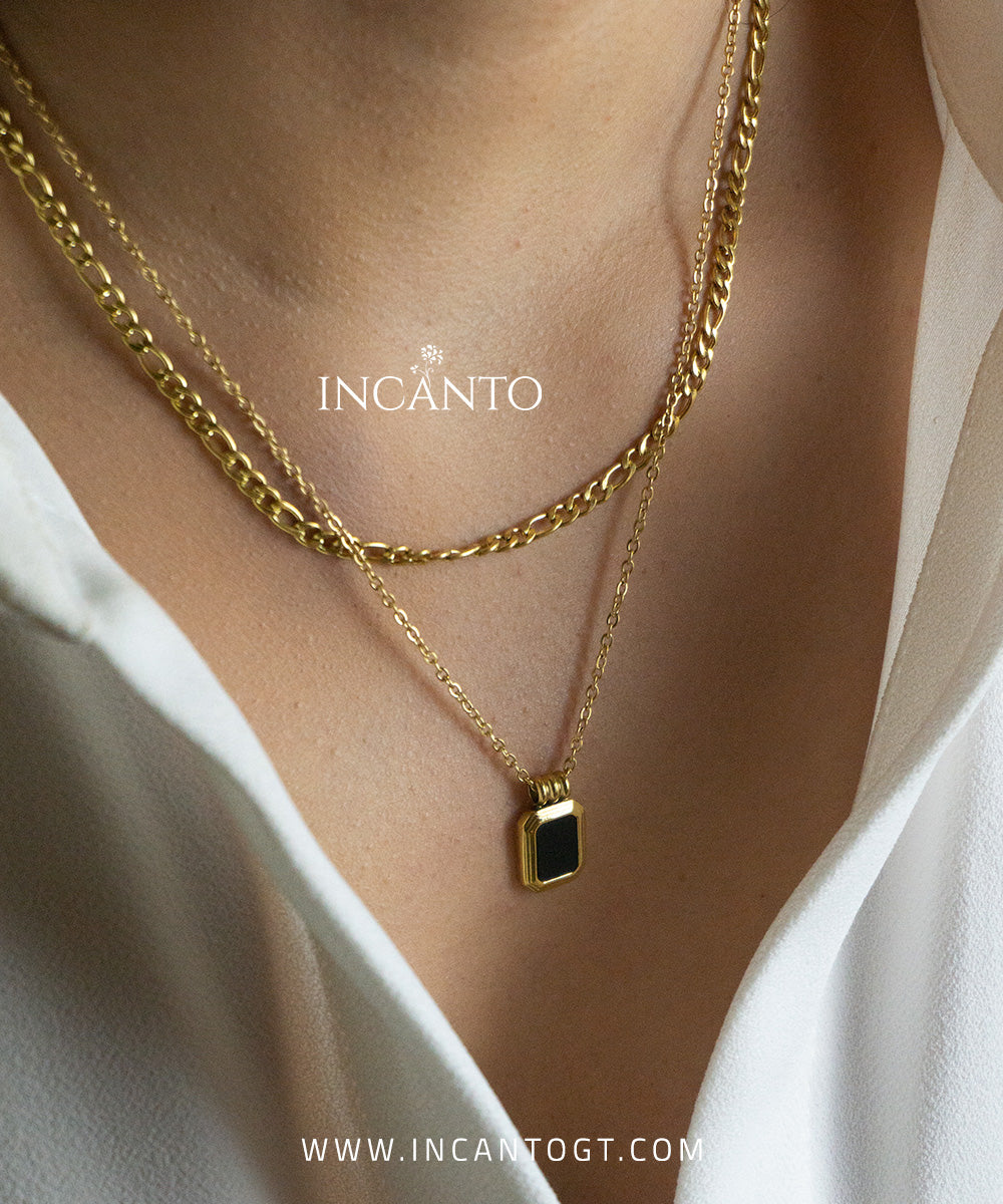 Collar Figaro y Cuadrado Negro GOLD