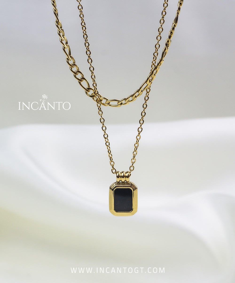 Collar Figaro y Cuadrado Negro GOLD