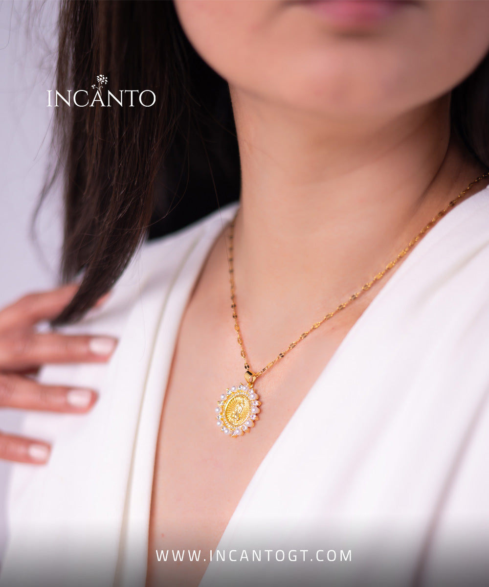 Collar De Virgen con Perlas y Diamantes GOLD