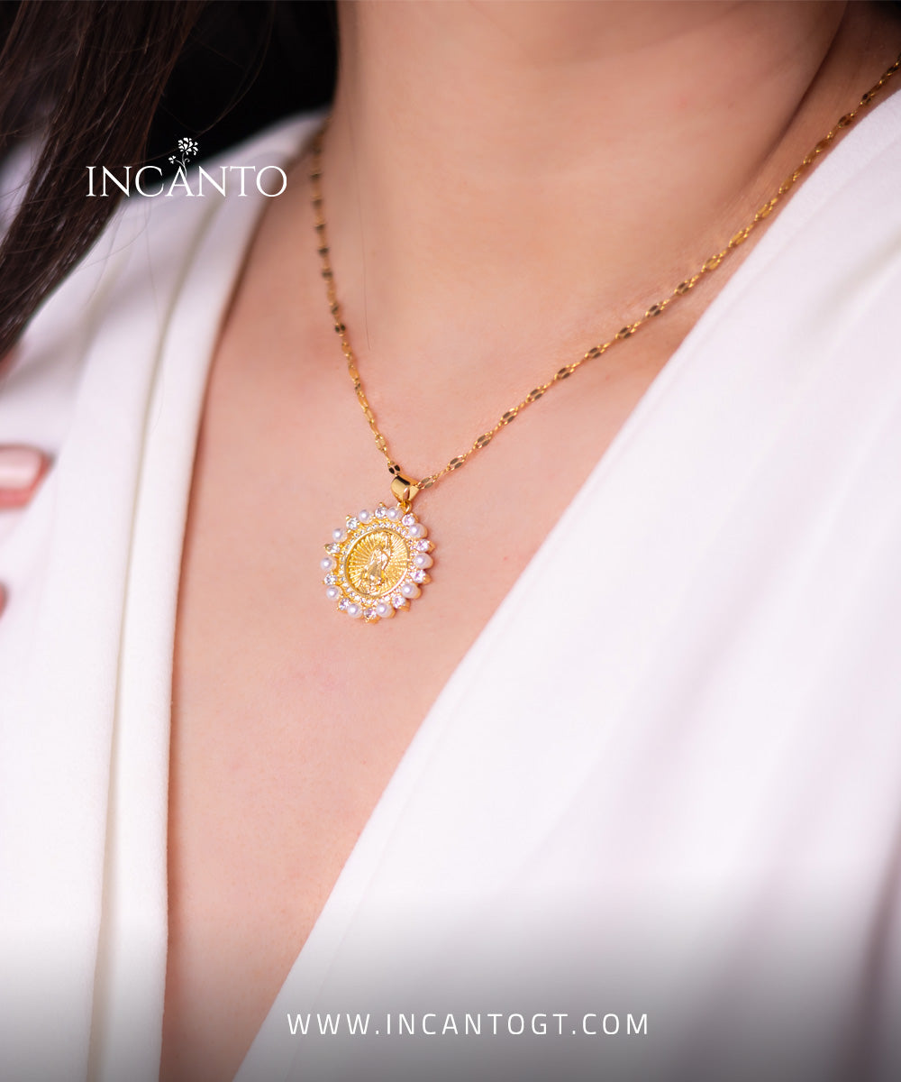Collar De Virgen con Perlas y Diamantes GOLD