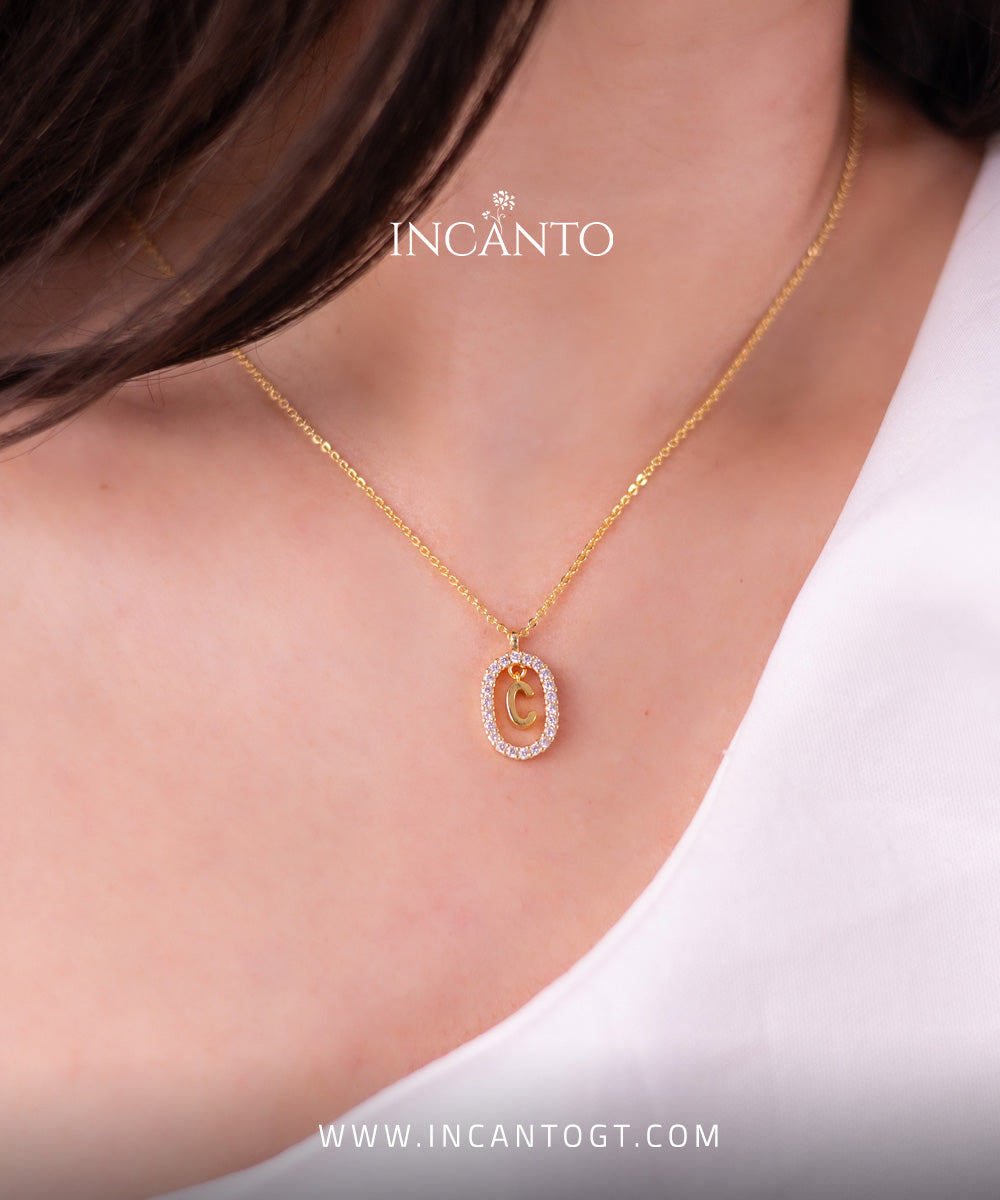 🎁 Collar Inicial C Diamantes Blancos GOLD (100% off)