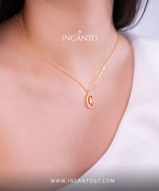 Collar Inicial R Diamantes Blancos GOLD